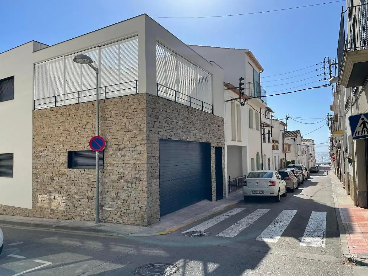 Vila F-1 Llafranc 8 Pax 0*,